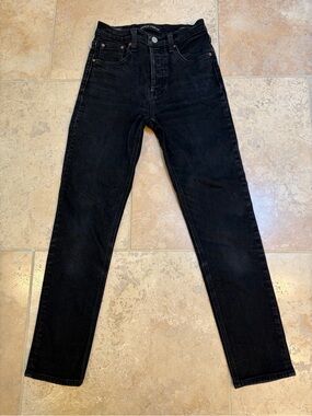 Aritzia Denim Forum Women’s black The Yoko high rise slim jean